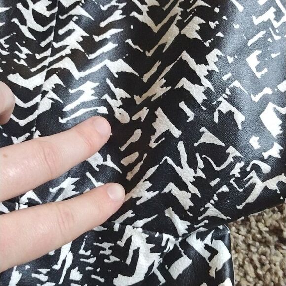 Women's Size Small À La Carte Black and White Zip up Jacket with Front Pockets - Picture 15 of 16